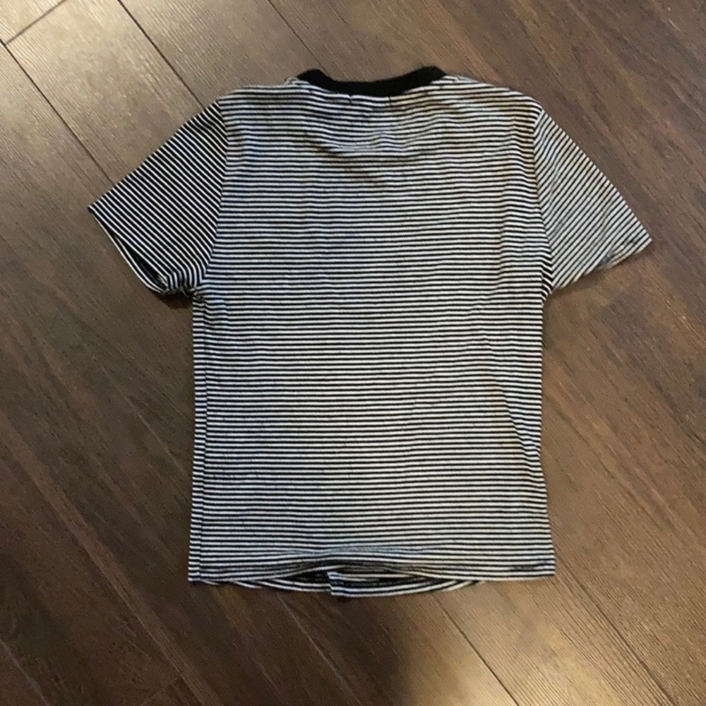 Short tee - Picture 2 of 2